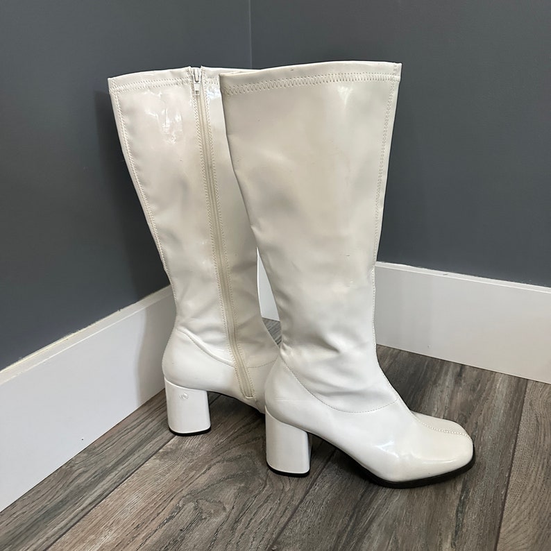 Women's Vintage Go Go Boots 70s Style Square Toe Square Heal White