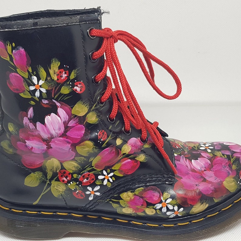 Women's Hand Painted Vintage Dr. Martens pankow