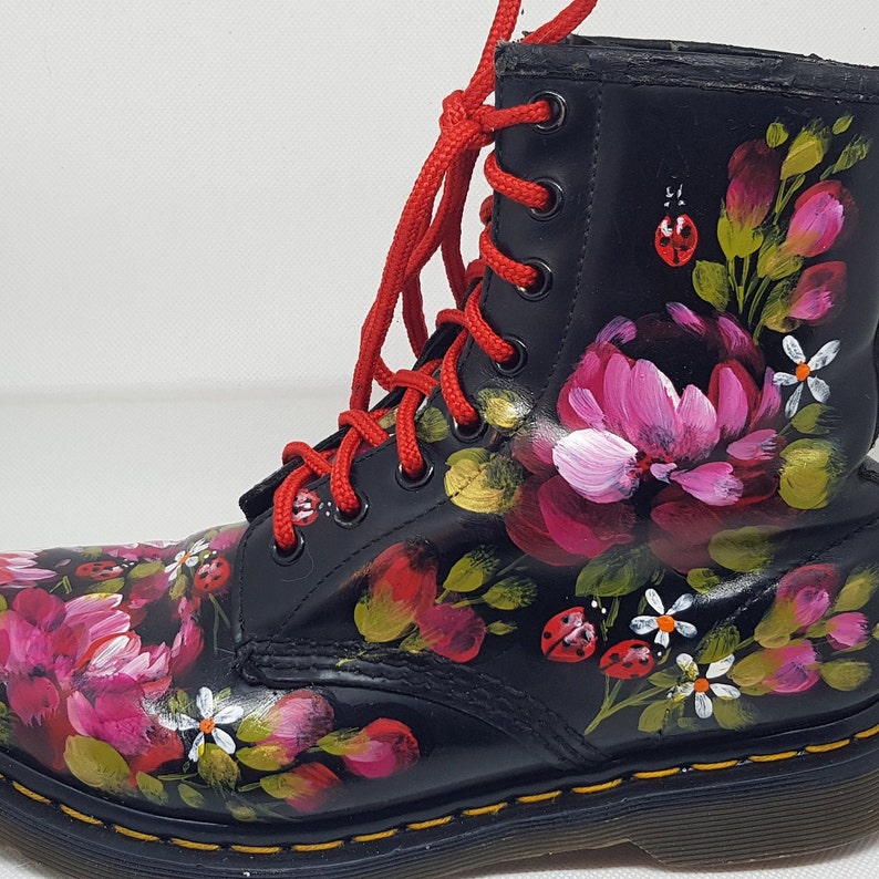 Women's Hand Painted Vintage Dr. Martens pankow