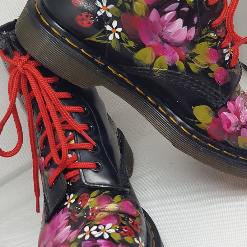 Women's Hand Painted Vintage Dr. Martens pankow