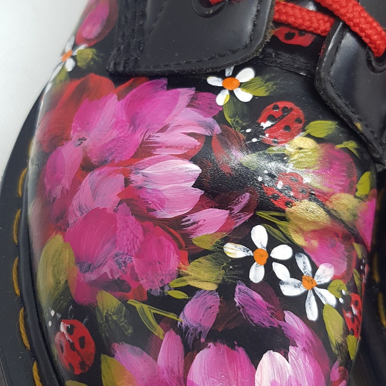 Women's Hand Painted Vintage Dr. Martens pankow