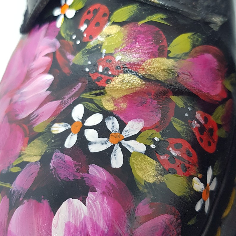 Women's Hand Painted Vintage Dr. Martens pankow