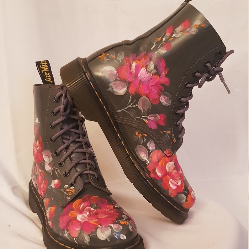 Women's Dr. Martens Vintage Hand Painted altenburg