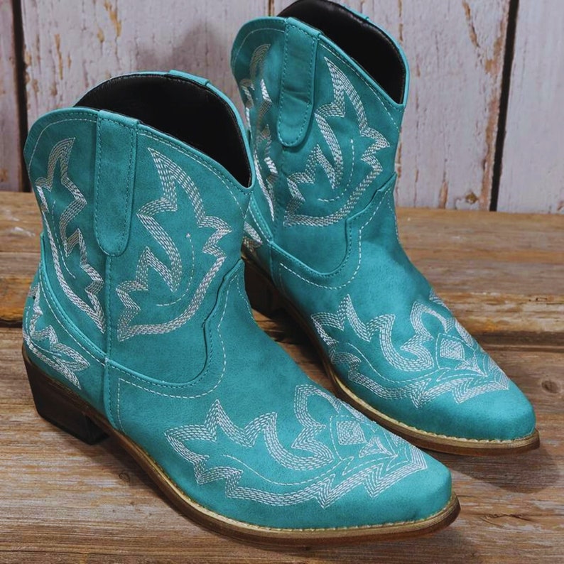 Women's Cowboy Boots Western Boots Solid Color