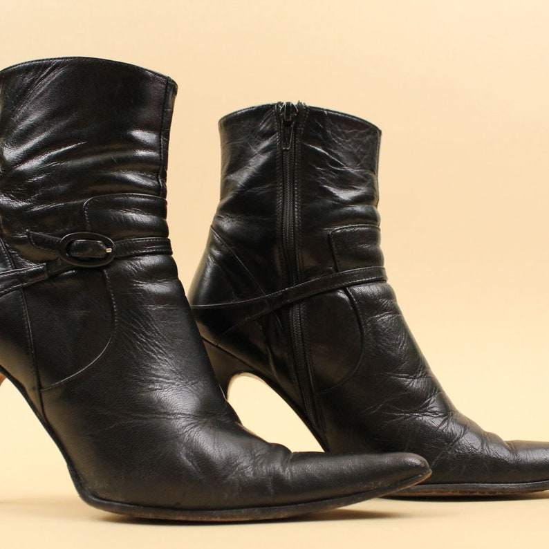 Women's 80s 90s Vtg Black Italian Leather Witch Pointy Ankle Boot by