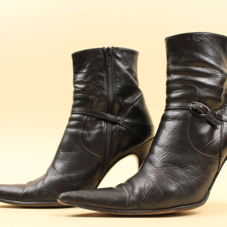 Women's 80s 90s Vtg Black Italian Leather Witch Pointy Ankle Boot by