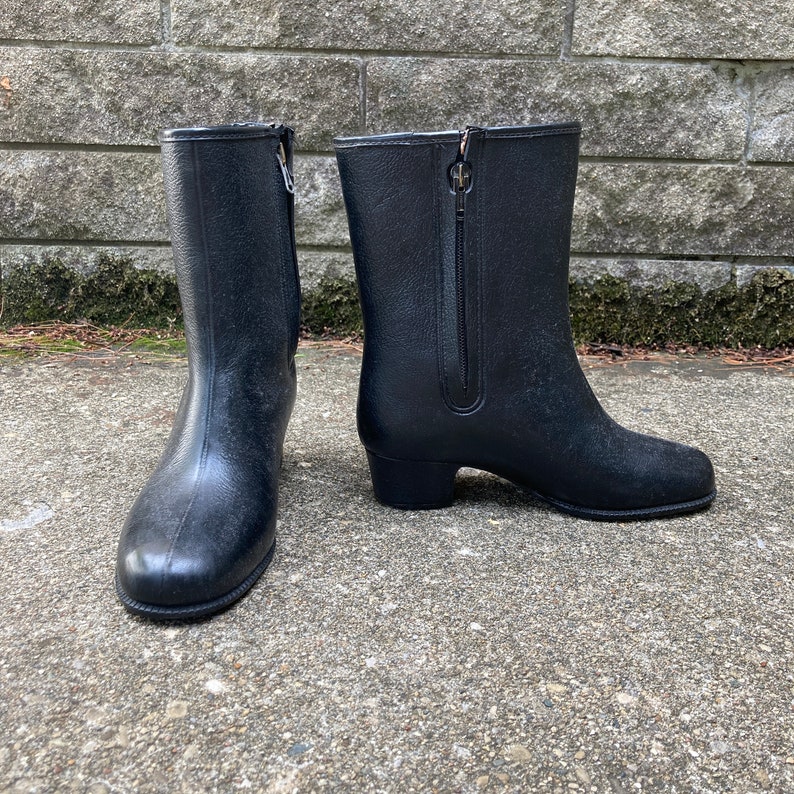 Women's Size 6 W 1970s Rain Booties