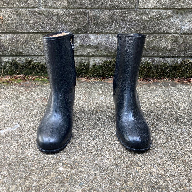 Women's Size 6 W 1970s Rain Booties