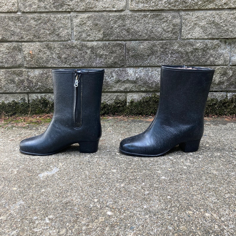 Women's Size 6 W 1970s Rain Booties