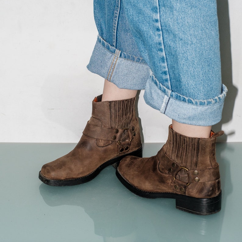 Men's Vintage Western Style Leather Ankle Boots in Brown