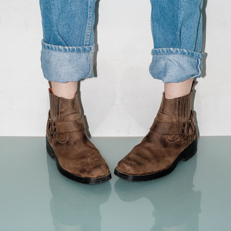 Men's Vintage Western Style Leather Ankle Boots in Brown