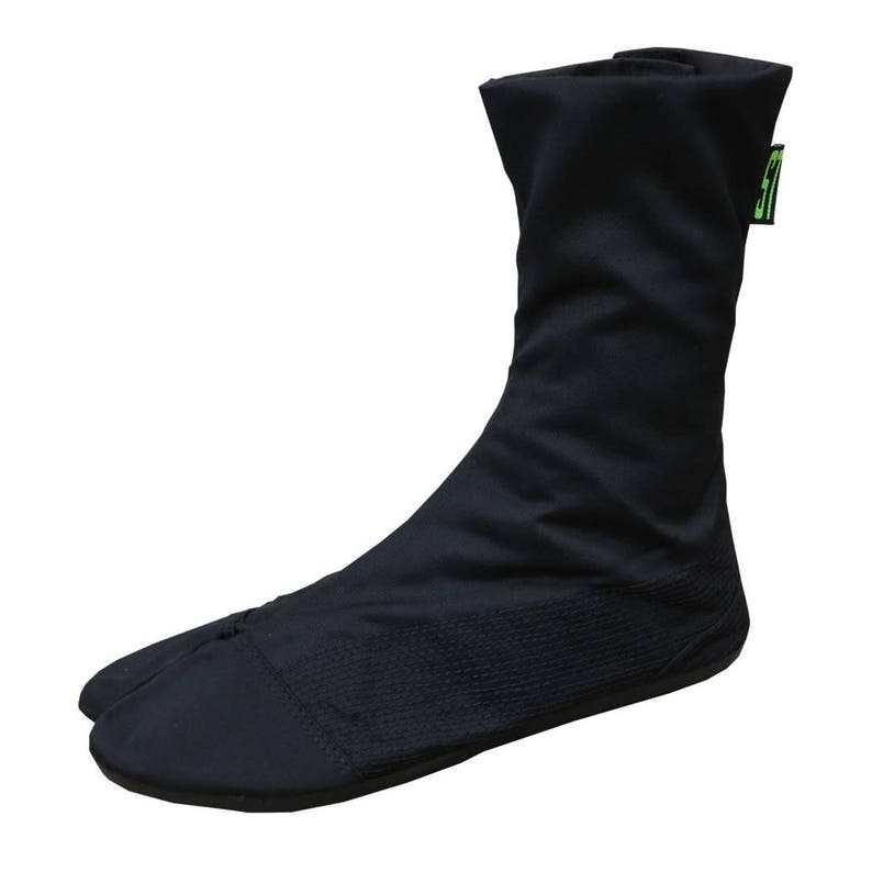 Men's Comfortable Tabi Boots. Vegan Boots With Flat Sole. Black