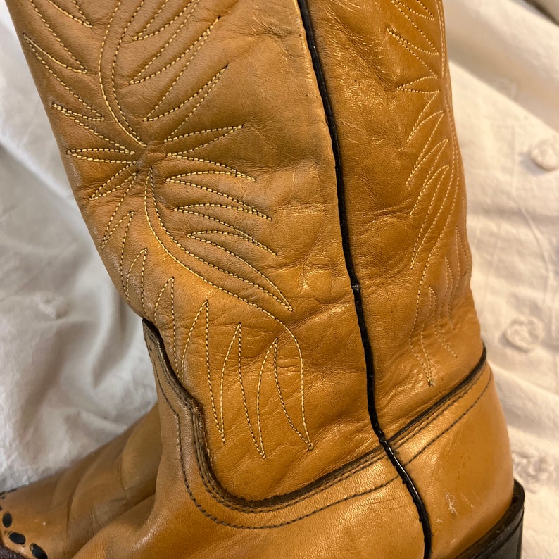 Women's Amazing Vintage Two Tone Embroidered Cowboy Cowgirl Boots