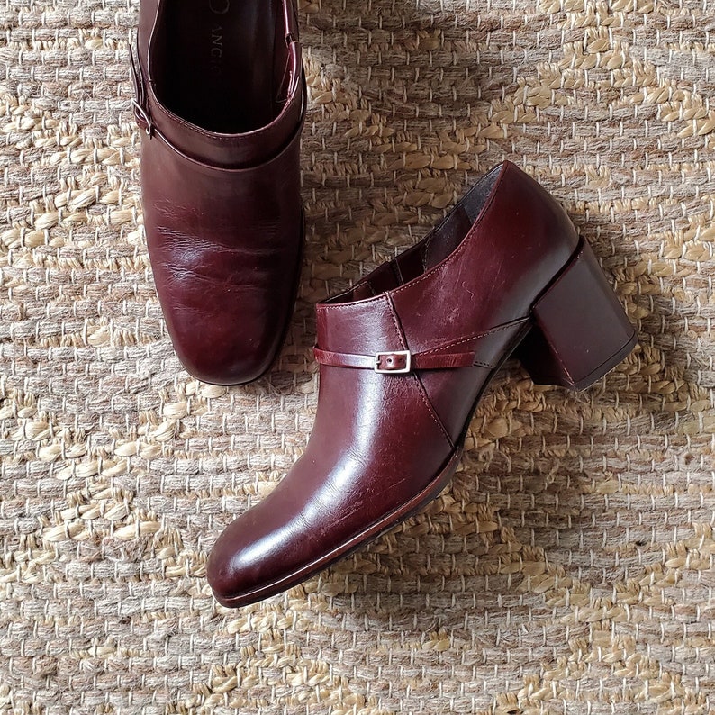 Women's 90s Walnut Brown Ankle Boots / 1990s Block Heel Booties /