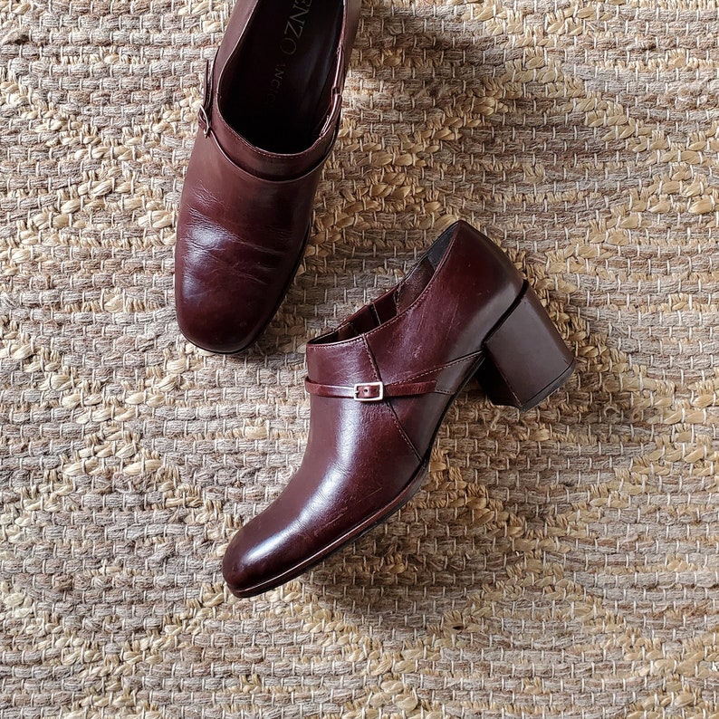 Women's 90s Walnut Brown Ankle Boots / 1990s Block Heel Booties /