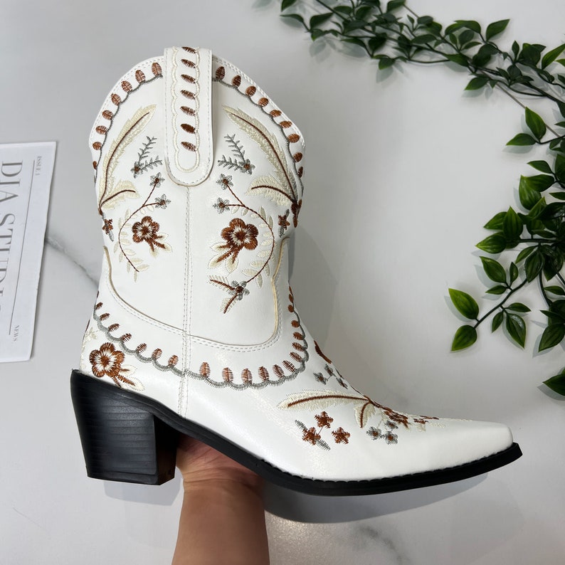 Women's Cowboy Western Cream Ankle Boots