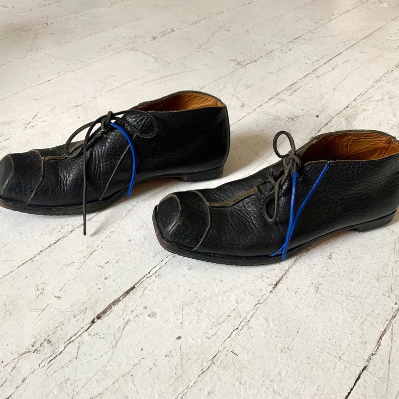 Men's 90s Cydwoq Leather Shoes Hand Painted Minimalist Unique Shape