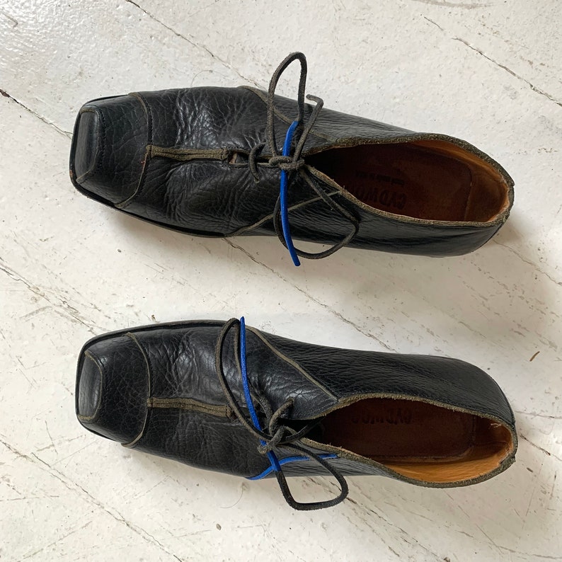 Men's 90s Cydwoq Leather Shoes Hand Painted Minimalist Unique Shape