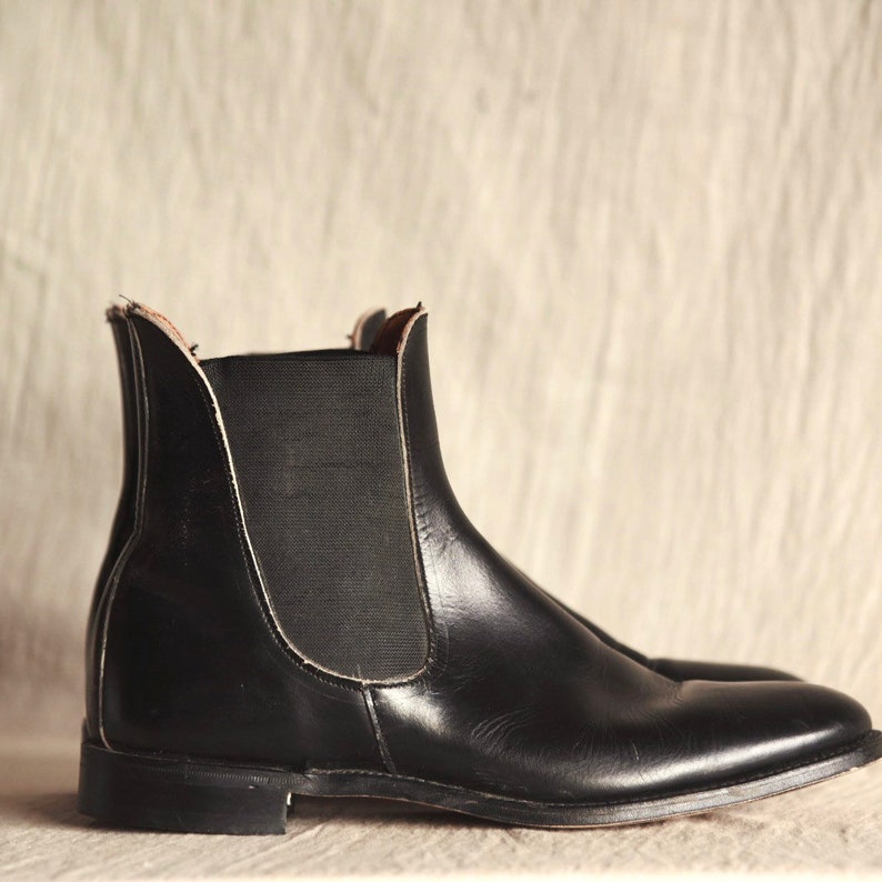 Women's Vintage Marlborough England Chelsea Boots